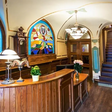 U Cerneho Orla Hotel 4*