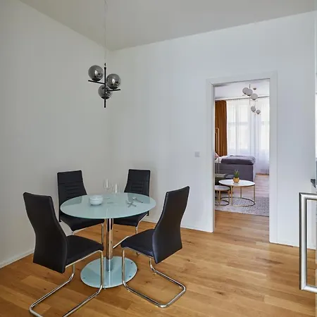 Deluxe In New Town By Days Prague