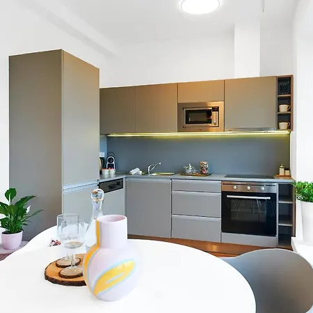 Rybna 9- Old Town Apartment *