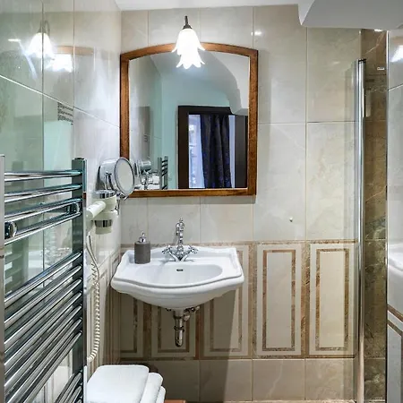 Hotel U Cerneho Orla 4*