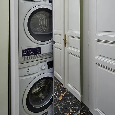 Homey In Lesser Town By Days Apartment Prague