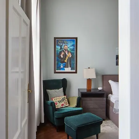 Homey In Lesser Town By Days Apartment *