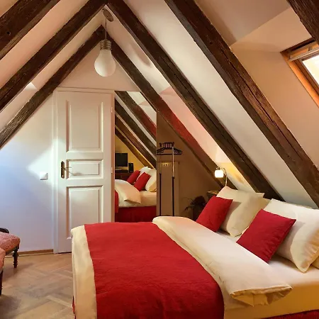 Small Luxury Palace Hotel 4*