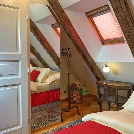 Small Luxury Palace 4* Prague