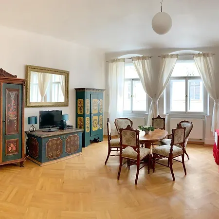 Small Luxury Palace Hotel 4*