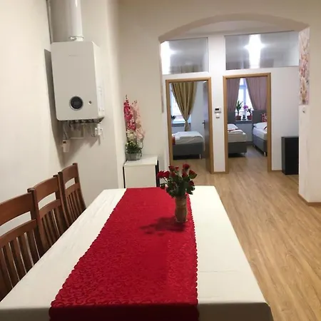Lena Prague