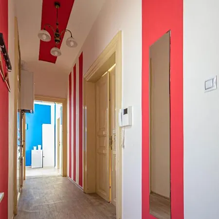 For Celebrations Spacious 3bdr With Balcony Appartement Praag