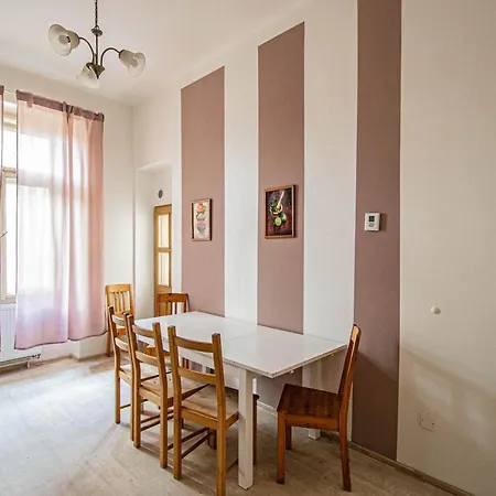 For Celebrations Spacious 3bdr With Balcony Appartement *