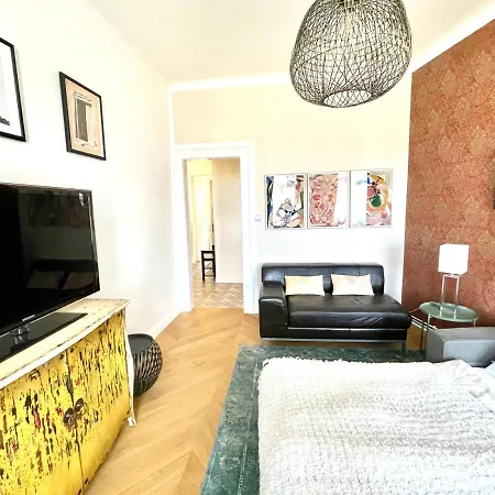 Outstanding In Center Apartment Prague