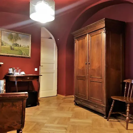 Small Luxury Palace 4*