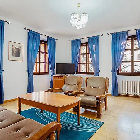 U Cerneho Medveda- At The Black Bear Apartment *