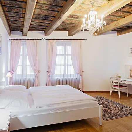 U Cerneho Medveda- At The Black Bear Apartment