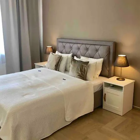 Luxury At Spalena 5 Apartment