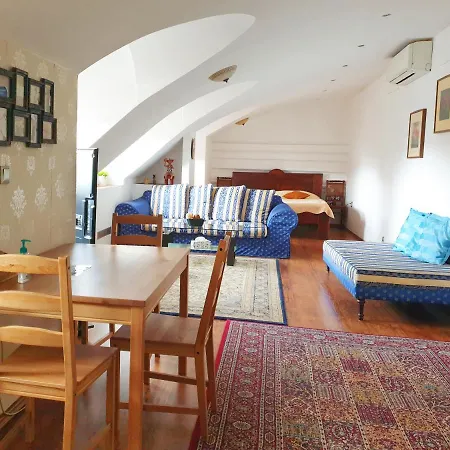 Studio Karluv Most Apartment