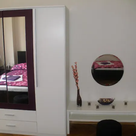 Tronicek Apartment *