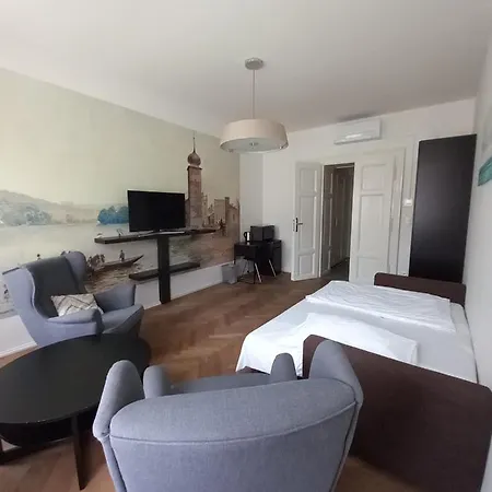 & Aparthotel 4*