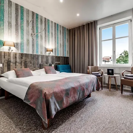 Отель Royal Court 3*