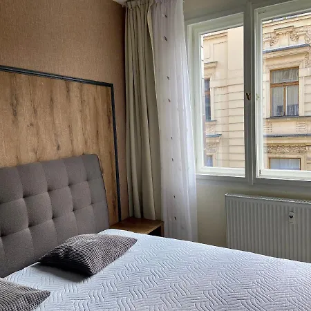 Lokal Apartment *
