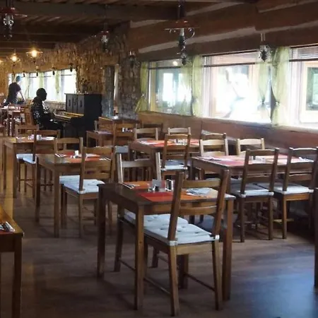 šeberák - V Chatičkách A V Luxusních Stanech Luxusní stan