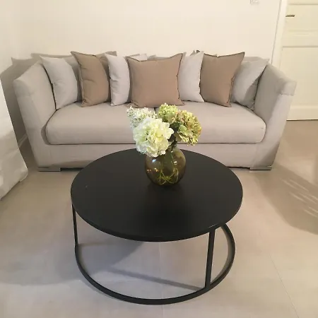City Center Apartment *
