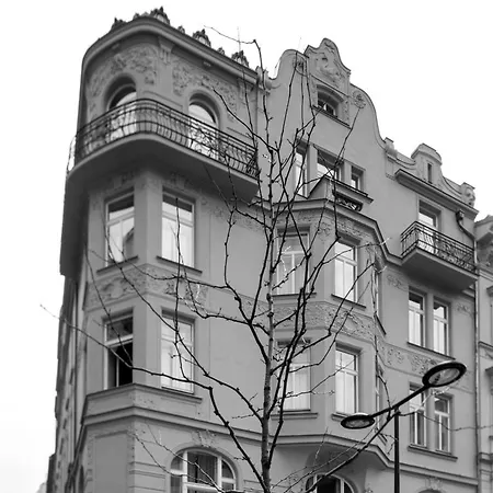 Golden Crown Hotel