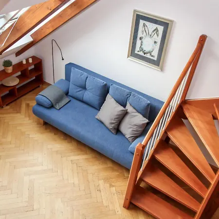 O21 By Interhome *