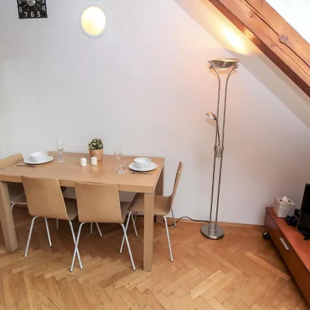 O21 By Interhome *