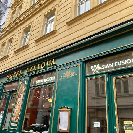 Liliova Old Town Hotell 4*