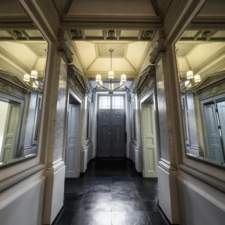 Hotel Noir 4*