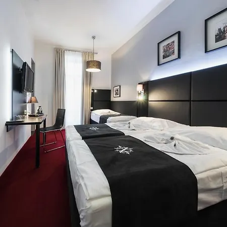 Hotel Noir