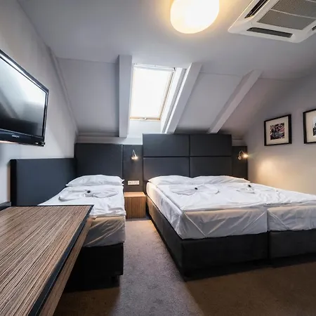 Hotel Noir 4*