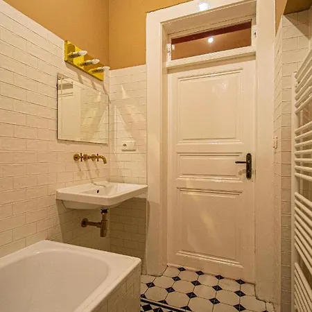 4 Bedrooms 130m2 At The Main Square