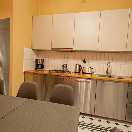 Apartment 4 Bedrooms 130m2 At The Main Square *