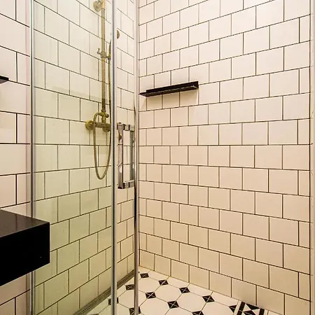 4 Bedrooms 130m2 At The Main Square Apartment Prague