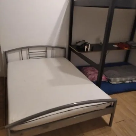 Apartment Economy Flat 18 Minutes From Vaclavske Namesti Prague