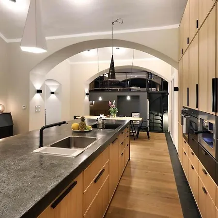 Design Loft 2 Minutes To Wenceslas Square Apartment *