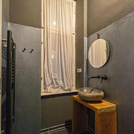 Apartment 4 Bedrooms 130m2 At The Main Square Prague