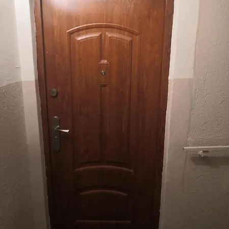 Economy Flat 18 Minutes From Vaclavske Namesti *
