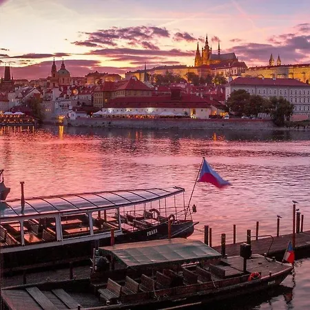 Vltava Апартаменты Прага