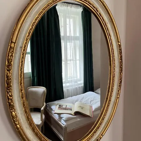 U Cervene Zidle - Red Chair Hotel Praha
