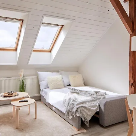 Cozy Attic Flat In Michle By Days *