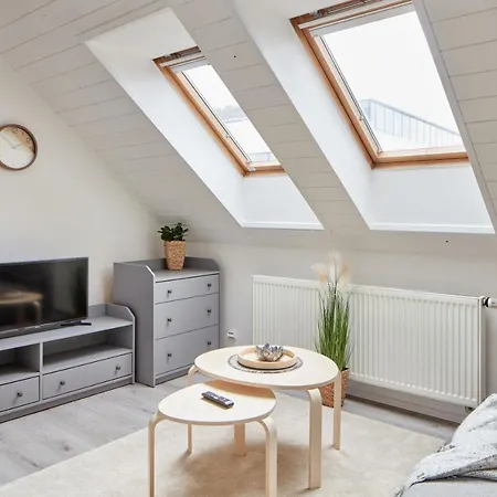 Cozy Attic Flat In Michle By Days Apartment