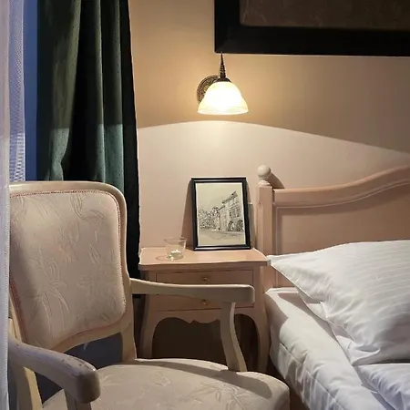 U Cervene Zidle - Red Chair Hotel 3*