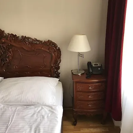 Hotel U Zlateho Stromu By Bhg Prague