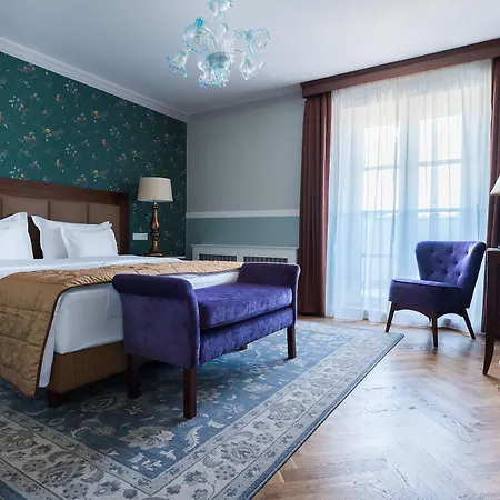 Esplanade 5*