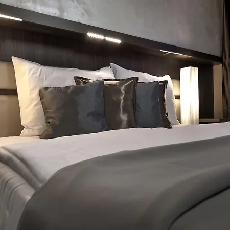 Volcano Hotel 4*