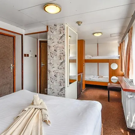 Botel Vodnik 3*