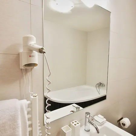 Hotel Adeba