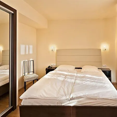 Unique Hotel