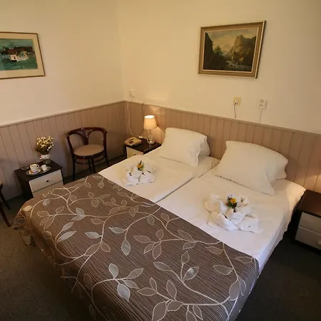 Hotel Anette 3*